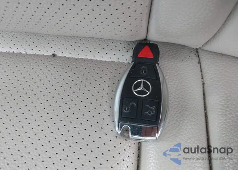 2018 Mercedes-Benz C 300 z USA, uszkodzony, nr VIN 55SWF4JB6JU251784